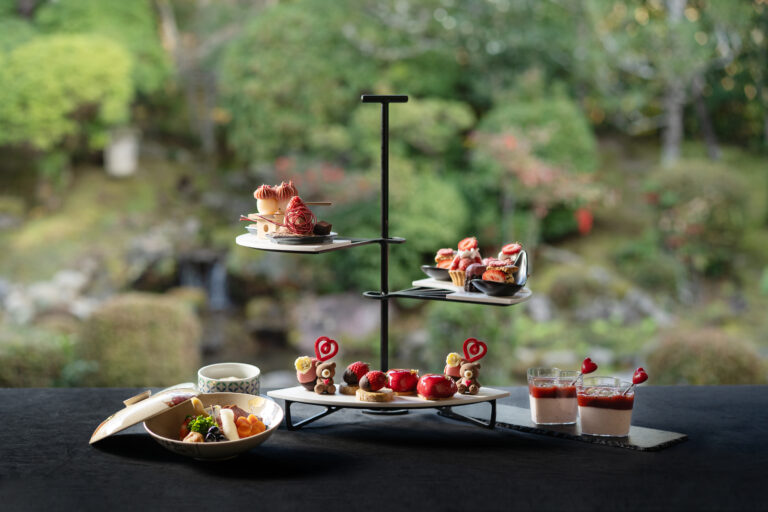 日本庭園を望みながら愉しむ Valentine Rouge Afternoon Tea